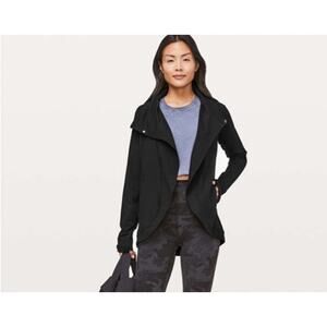 Lululemon Rulu Rally Wrap Black lightweight jacket size 4